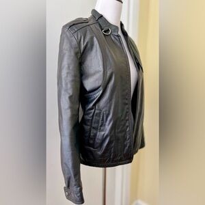 Vintage Leather Jacket 70s/80s Black Unisex Moto Bomber Size M/L Tab Shoulder